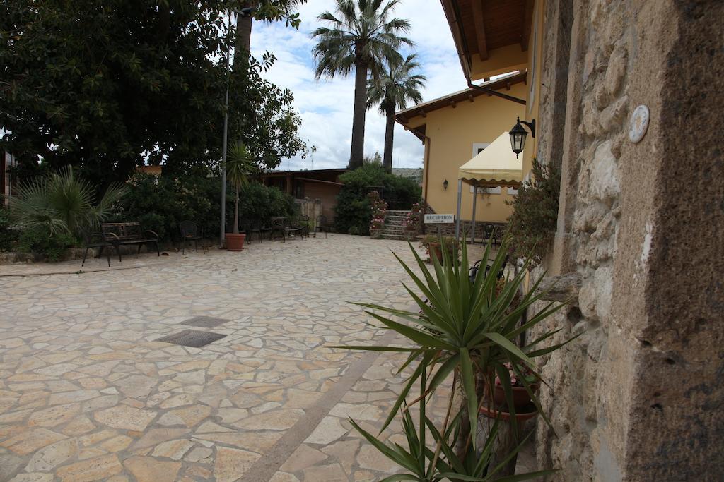 Il Giardino Del Sole Villa Agnone Bagni Bagian luar foto