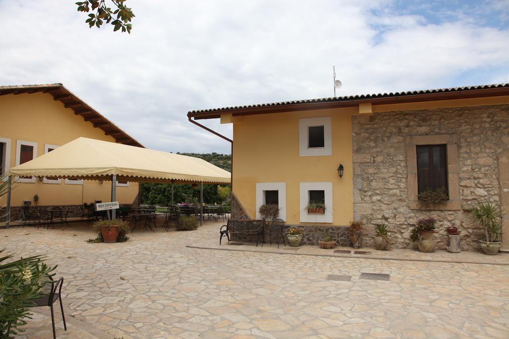 Il Giardino Del Sole Villa Agnone Bagni Bagian luar foto