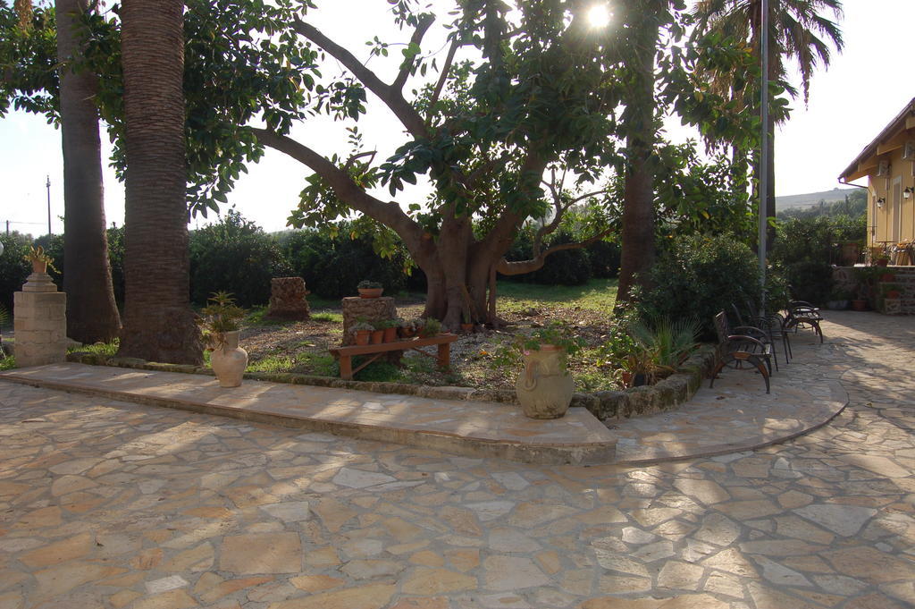 Il Giardino Del Sole Villa Agnone Bagni Bagian luar foto