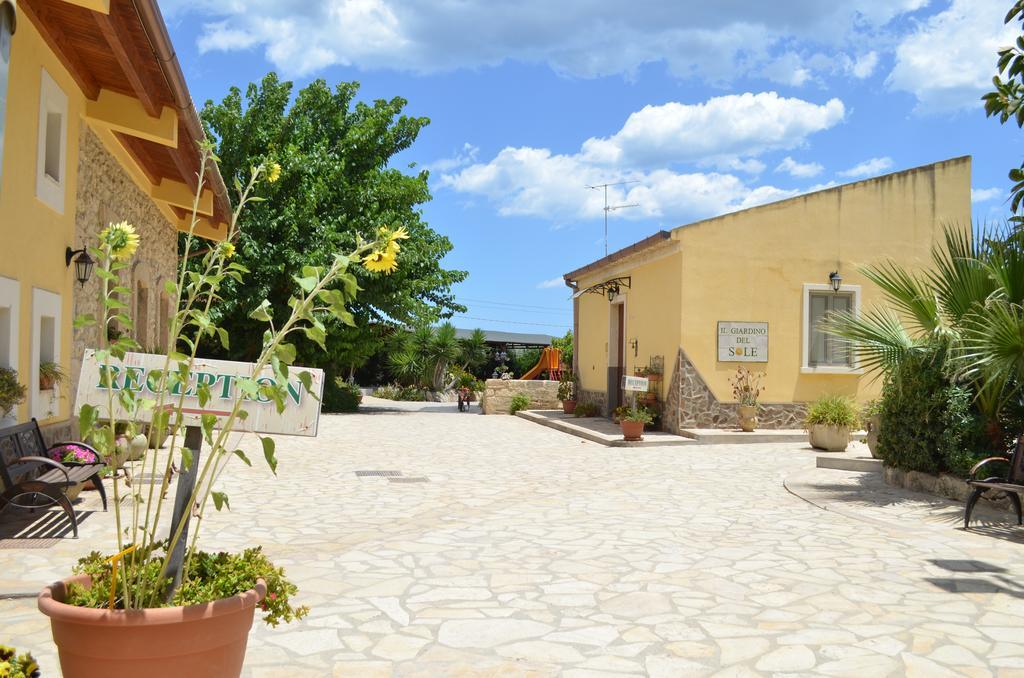 Il Giardino Del Sole Villa Agnone Bagni Bagian luar foto